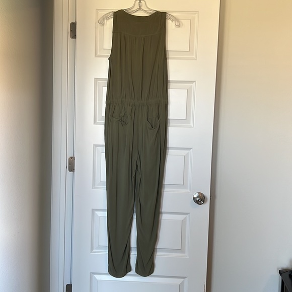 Loft green jumpsuit - Picture 2 of 2